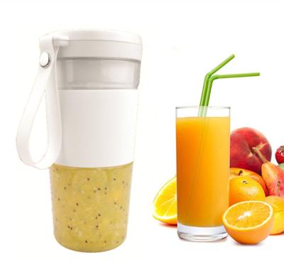 China Popular 2022 Blades Blender Mini Electric Portable Rechargeable Travel Multifunctional Portable High Quality Fruit Squeezer Popular USB Juicer for sale