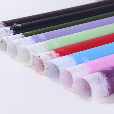 China 100% Eco-friendly PP Material Waterproof Paper Bouquet Flower Wrappers for sale