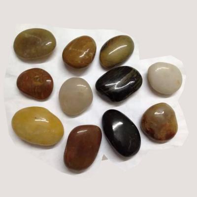 China Modern Outdoor High Gloss Pebble Wash River Garden Stone Colored Gravel For Landscaping for sale