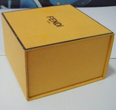 China Luxury Recyclable Magnets Gift Box Packaging for sale