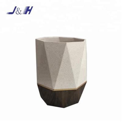 China Sustainable Hotel Home Decorative Waste Basket Waste Bins Resin Bathroom Accessories for sale