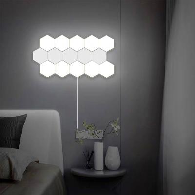 China Modern Hot Sale DIY Energy Saving Bed Lighting Indoor Honeycomb Touch LED Wall Lamp for sale