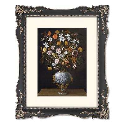 China Custom High Quality Antique Vintage Engraved Resin Photo Frame European Baroque Style Picture Frame for sale