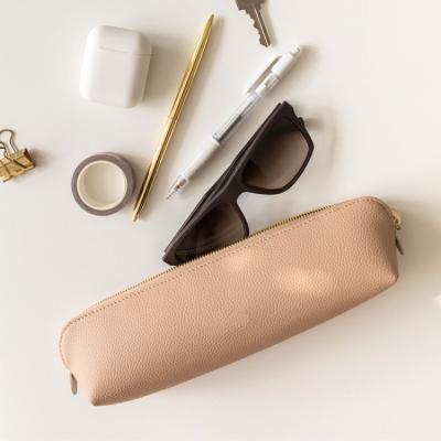 China Portable vegan leather pencil and makeup storage case nude pink brushes and pencil storage pocket gold zipper closure vegan leather makeup storage case for sale