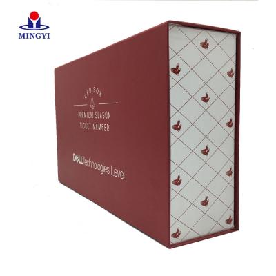 China Recycled Materials Custom Logo Luxury Christmas Magnetic Gift Box Packaging For Clothes for sale