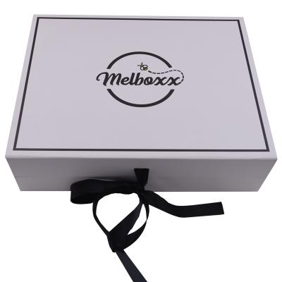 China Recyclable Custom Logo Printed Foldable White Magnetic Cardboard Bridesmaid Gift Box With White Magnet Boxes For Gift Package for sale