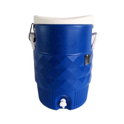 China Round Waterproof Plastic Picnic Drink Cooler with Tap and Spit Jug for Camping Outdoor Ice Bucket for sale