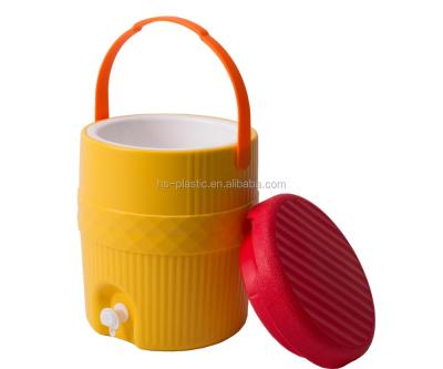 China Waterproof Plastic Cooler Box For Outdoor Wine With A Jug Cooler /Beverage/water Bucket Reservoir (2Gallon/7.6L) for sale