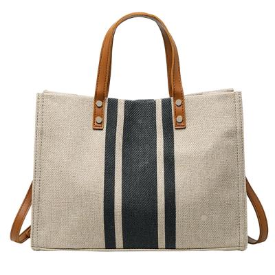 China New 2021 Large Large Empty Leather Handle Cotton Canvas Eco-friendly Wholesale Custom Canvas Tote Bags With Pocket for sale