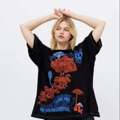 China 2022 new European and American QUICK DRY black loose round neck street avant-garde sweaters printed rose short sleeve T-shirt for sale