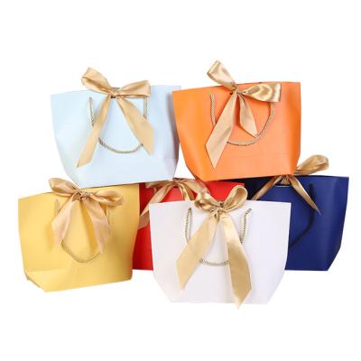 China Factory Recyclable Hot Selling New Style Paper Shopping Bag High Quality Gift Bag for sale