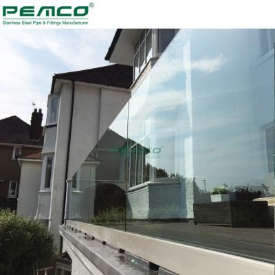 China Modern Design Frameless U Channel Railing Tempered Glass Balcony Profile Aluminum Railing Pice for sale