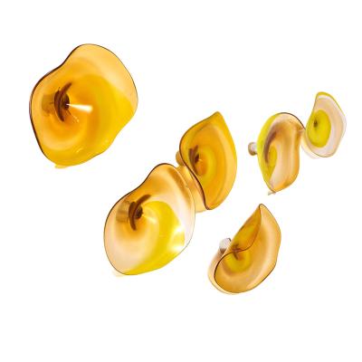 China Lighting Art Amber Flower Wall Sconces Nordic 6pcs Murano Snails Wall Sconces Luxury Decorative Glass Plates Lights For Living Room for sale