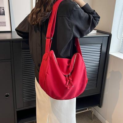 China Large Capacity 2023 new soild style large capacity canvas messenger canvas tote bag with zipper fashion and high quality for sale