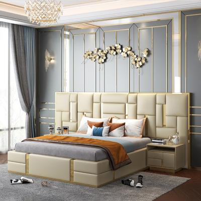 China Modern Modern Luxury Fashion King Size Soft Leather Bed with Gold Trim Master Bedroom for Home Hotel Villa Furniture Wedding Bed for sale