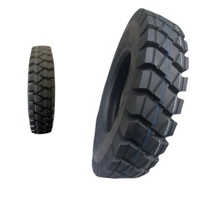 China Light Truck Racing Tires And Wheels 8.25-16 816 110/70-17 150/70-17 160/70-17 With DOT for sale