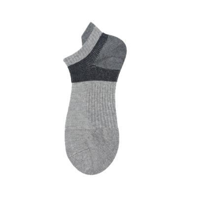 China Breathable Men's boat socks deodorant fall with non-slip casual sports cotton socks mesh breathable low-top socks for sale