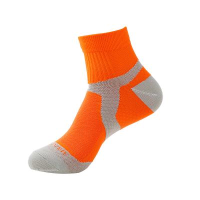 China Breathable Wholesale Men and women socks sweat sports socks variety of colors wholesale running socks for sale