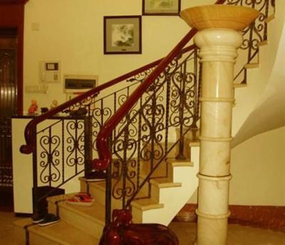 China Customized interior staircase wrought iron balusters for sale