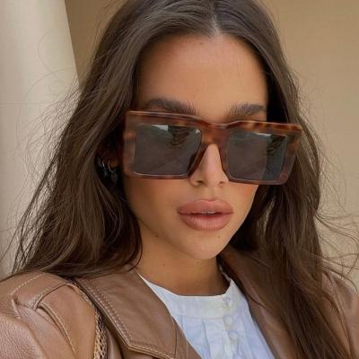 China Luxury Designer Sun Glasses Women's Retro Large Square Flat Rectangle Flat Surface Fashion Sun Glasses Women's Sun Glasses for sale