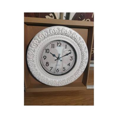 China Retro antique style quartz clock quiet European home decoration round plastic artistic wall clocks for living room for sale