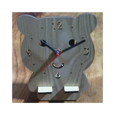 China OEM European antique custom made modern home decoration style wooden wall clock for living room for sale