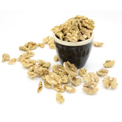 China Hot Sale Dried Fruit Dried Cheap Walnuts Lightly Peeled Halves Shelled Extra Light Walnuts for sale