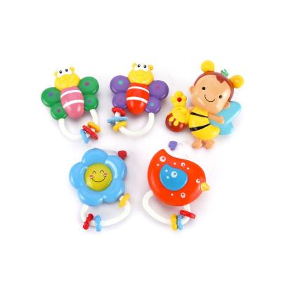 China Stroller hanging newborn cartoon hand animal plastic musical rattle for hanging bed mobile for sale