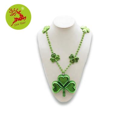 China Large plastic shamrock st patricks day irish holiday accessories plastic pendant with 6 small charms beads necklaces for sale