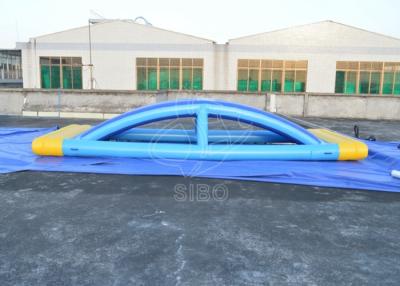 Chine Cas gonflable adapté aux besoins du client de parc aquatique/jeux gonflables extérieurs de voûtes 7*2.5*1.2m à vendre