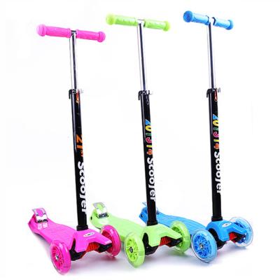 China Whole Child Kids Scooter Sale 4 Wheels Scooter for Kids Back has 2 wheels with a big foot break for sale