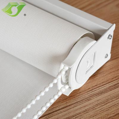 China New design custom blackout roller sunscreen solar window shades for office bracket roller share fashion design window deco for sale