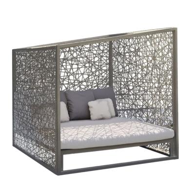 China Modern Villa Garden Wicker Daybed Rattan Daybed With Canopy In Indoor Outdoor Living for sale