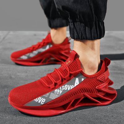 China Waist Slimming New Lightweight Sneakers Men Shoes Fashion Red Trend Style Bright Walking Casual Men's Gym Shoes for sale