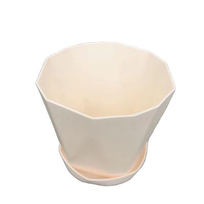 China 6.6 Inch Minimalist White Plastic Planters Pots With Attached Saucers for sale