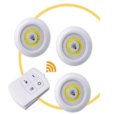 China Ultra Bright Battery Operated 160 Lumen COB Modern Radio LED Puck Light With Remote Control Under Cabinet Light for sale