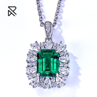 China Vintage Ladies Gold Exquisite Necklace Square Simple Natural Green Necklace for sale