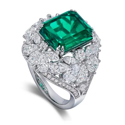 China FASHIONABLE 2022 Luxury 18k Gold Plated Cocktail Rings Lab Emerald Ring Sterling Silver 925 Jewelry Fashion Green Stone Engagement Ring for sale