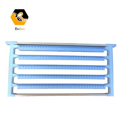 China Wooden/Plastic Single Row and Double Cups Jelly Queen Rearing Frame Royal Row Cell Bee Farm Beekeeping for sale