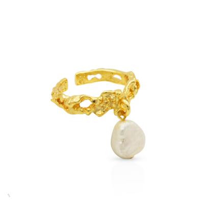 China Latest Vintage 2022 Design Gold Handmade Textured Irregular Ring Set With Natural Freshwater Baroque Pearls For Girls for sale