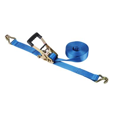 Cina Polyester 5000kgs 2 Inch Ratchet Strap J-Hook Cargo Lashing Down Link Ratchet Straps With Rubber Grip in vendita