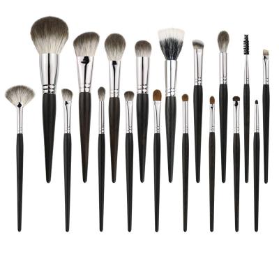 China Angular Blush Vegan Classic 18pcs Professional Black Wooden Kabuki Makeup Set Brush From China Factory Directly for sale