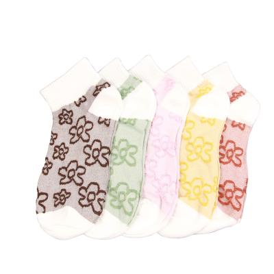 China Antibacterial Passionate Graffiti High Quality Custom Cotton Women Crew Flower Invisible Breathable Combed Socks for sale