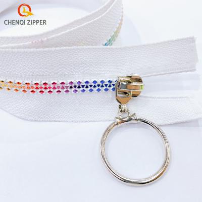 China Auto Lock Factory Price Bags Durable Custom Color Plastic Resin Diamond Shaped Zippers for sale