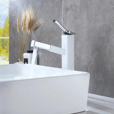 China Metered Faucets Pull Out Cold Basin Brass Faucet And Hot Mixer 2 Modes 2 Functions Deck Mounted Faucets for sale