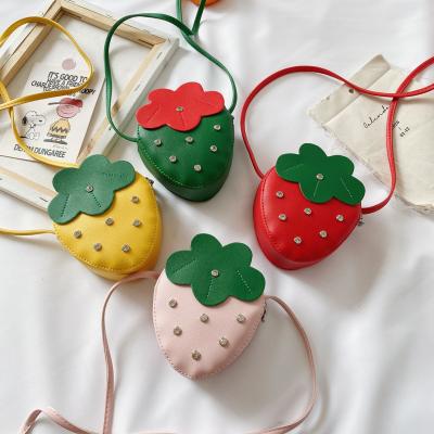 China New Fashion Toddler Kids Fruit PU Shoulder Messenger Bag Strawberry Fashion Small Girls Coin Purse Mini Cartoon Trendy Cute Children for sale