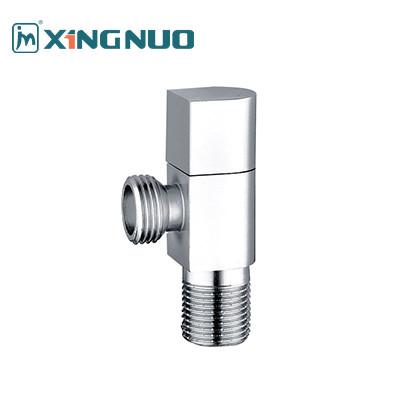 Chine Valve d'angle en laiton nickelé pour salle de bains Manuelle en laiton à contrôle unique Valve d'angle en laiton avec couvercle décoratif à vendre