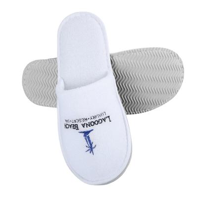 China Comfortable Yangzhou Factory Hot Selling Personalized Comfortable High Quality White Hotel Slippers for sale