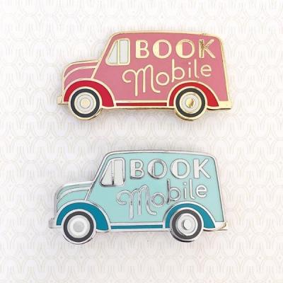 China Free Sample Design Global Wholesale Custom Badges Pin Metal Hard Enamel Pins Logo Soft Enamel Car Bus for sale