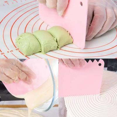 China Viable Dough Cream Scraper Cutter Slicer Pasty Spatula For Cake Cream Dough Fondant Irregular Teeth Sharpen Scraper Pastry Baking Tools for sale